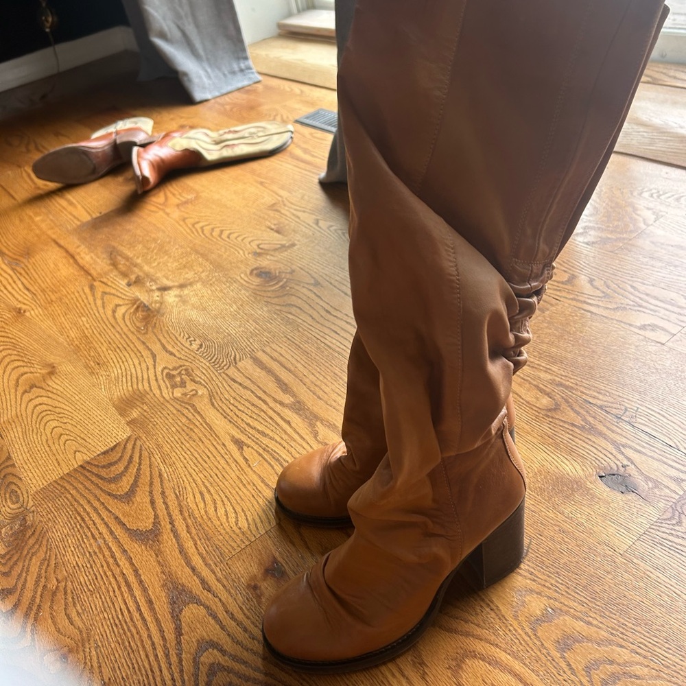 Free People Brown, tall/to the knee, size 38 slouchy style boot. Barely worn